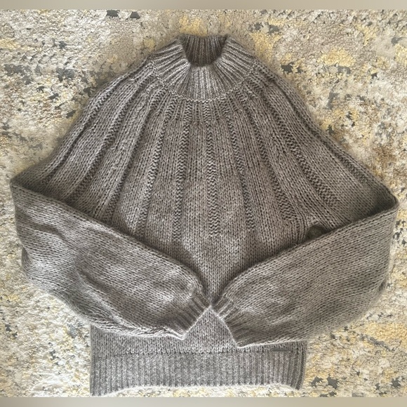 Abercrombie & Fitch Soft Taupe Balloon Sleeve Cable Knit Mock Neck Sweater - Picture 3 of 7
